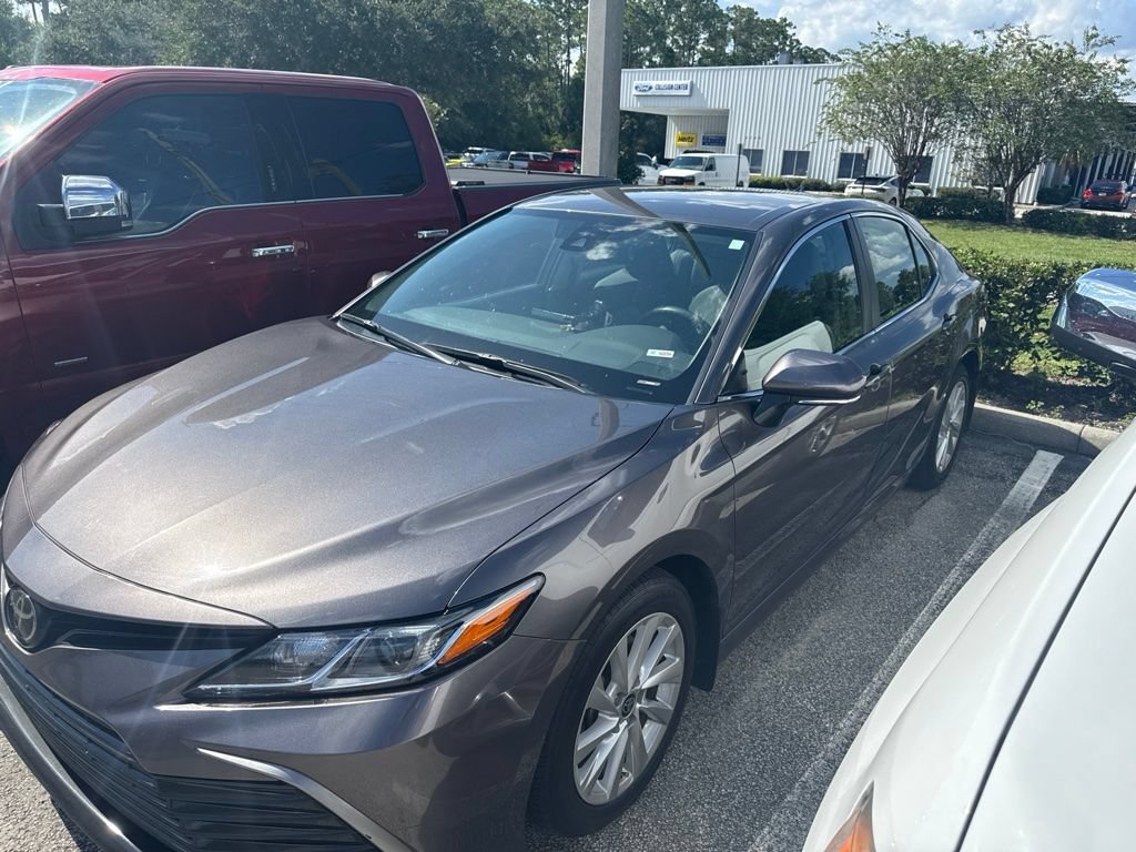 Used 2024 Toyota Camry LE w/ Convenience Package FWD image 13