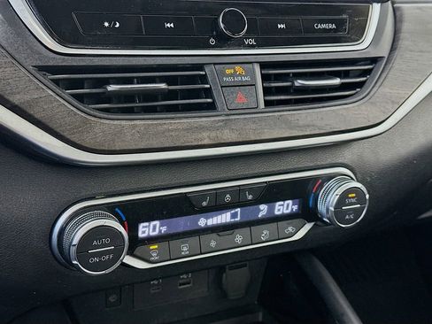 Used 2023 Nissan Altima 2.5 SL FWD image 18