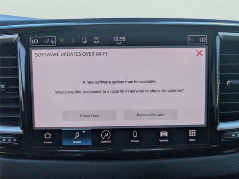 Used 2022 Chrysler Pacifica Touring-L image 14