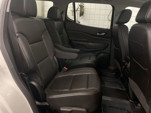 Used 2022 GMC Acadia SLT w/ Preferred Package image 21