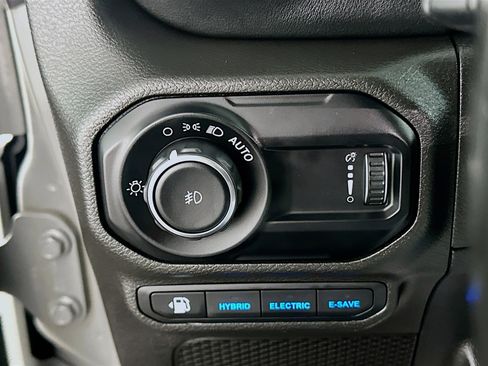 Used 2023 Jeep Wrangler Sahara w/ Cold Weather Group image 16