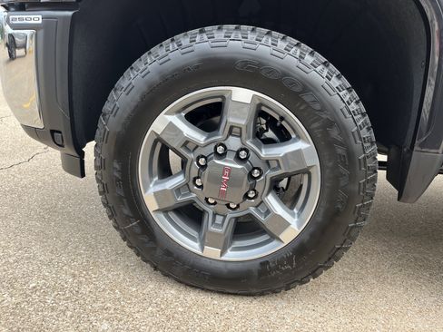 New 2026 GMC Sierra 2500 SLE w/ SLE Value Package; image 27