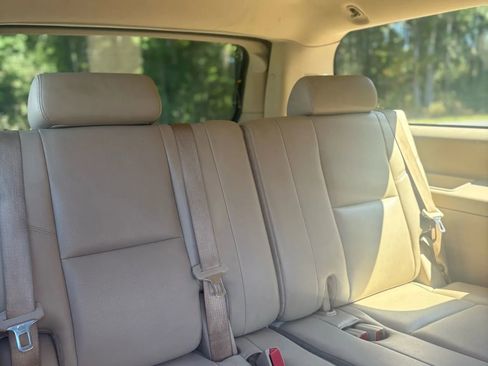 Used 2013 Cadillac Escalade ESV Premium image 25