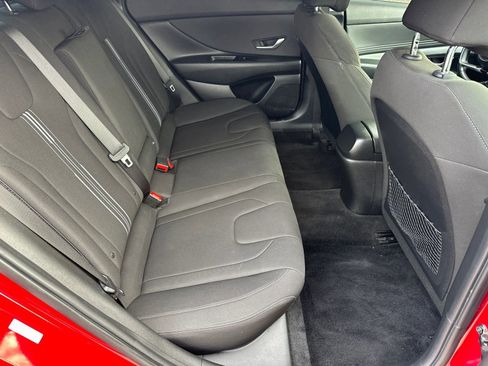 Used 2021 Hyundai Elantra SEL w/ Convenience + Premium Package FWD image 13