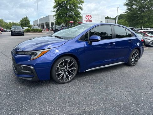 Used 2021 Toyota Corolla SE w/ SE Premium Package FWD image 2