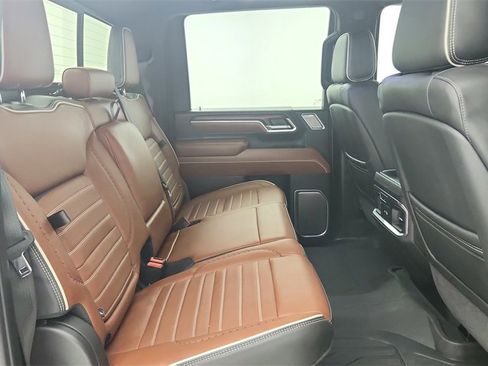 Used 2025 GMC Sierra 2500 Denali Ultimate image 35