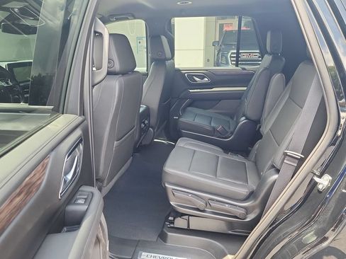 Certified 2022 Chevrolet Tahoe Z71 w/ Luxury Package AWD/4WD image 25