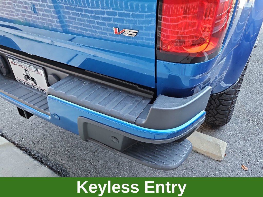 Used 2022 Chevrolet Colorado Z71 AWD/4WD image 7