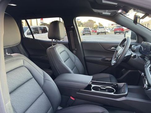 Used 2025 Chevrolet Equinox LT w/ Convenience Package II image 9