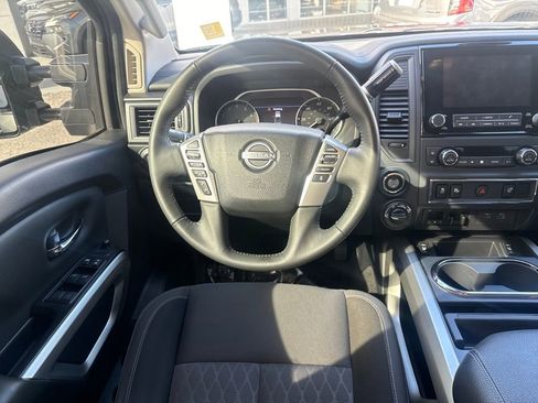 Used 2024 Nissan Titan SV w/ SV Convenience Package image 14