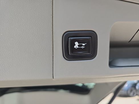 Used 2022 Cadillac XT5 Premium Luxury FWD image 13