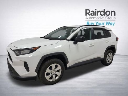 Used 2021 Toyota RAV4 LE image 1