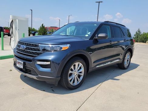 Certified 2023 Ford Explorer XLT w/ Equipment Group 202A AWD/4WD image 4