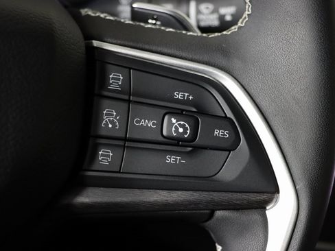 Used 2022 Jeep Grand Cherokee Limited 4xe image 27