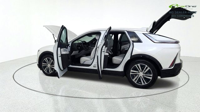 Used 2025 Cadillac Lyriq Luxury w/ LPO, Floor Liner Package RWD image 15