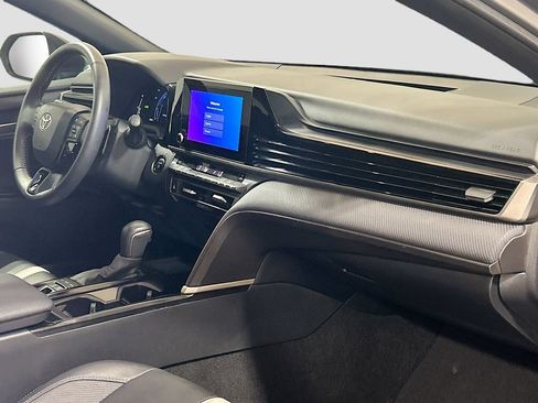 Used 2025 Toyota Camry SE FWD image 25