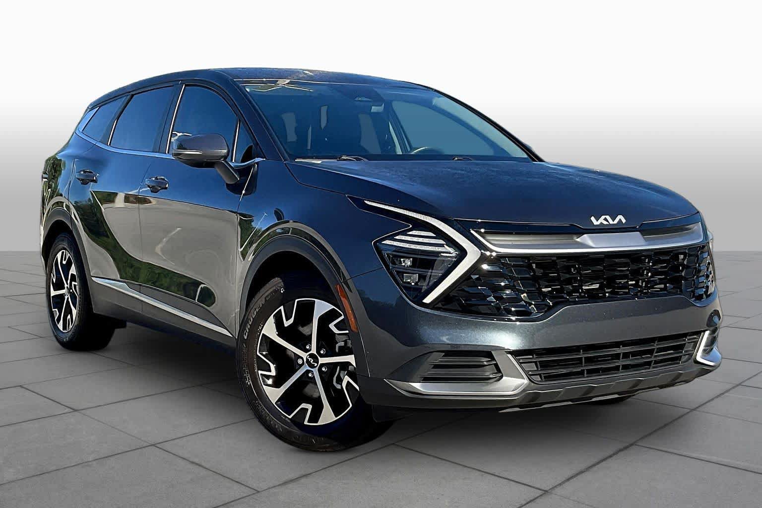 Used 2024 Kia Sportage EX FWD image 3