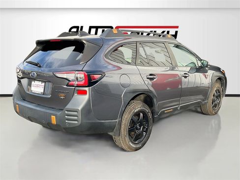 Used 2022 Subaru Outback Wilderness image 7