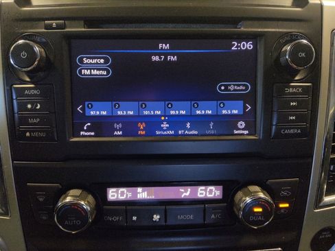 Used 2019 Nissan Titan SV w/ SV Convenience Package image 25