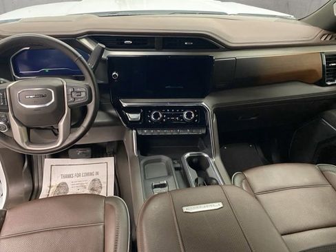 Used 2025 GMC Sierra 3500 Denali w/ Denali Reserve Package image 10