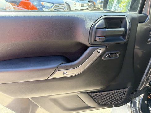 Used 2016 Jeep Wrangler Sport w/ Quick Order Package 24S AWD/4WD image 8