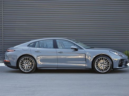 New 2026 Porsche Panamera 4 image 8