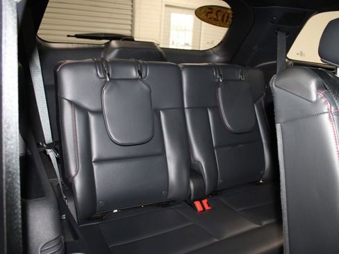 Used 2025 Ford Explorer ST-Line w/ ST-Line Street Pack AWD/4WD image 34