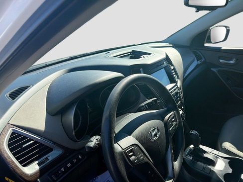 Used 2017 Hyundai Santa Fe Sport image 9
