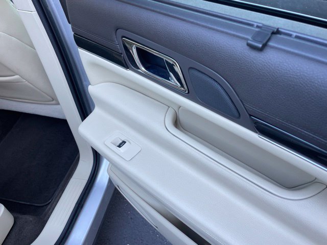 Used 2019 Lincoln MKT AWD image 50