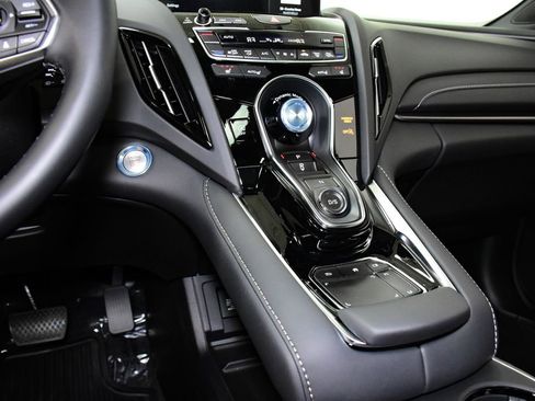New 2026 Acura RDX SH-AWD image 19
