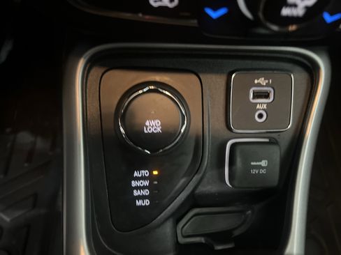 Used 2021 Jeep Compass Latitude image 35