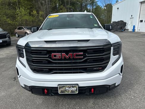 Used 2022 GMC Sierra 1500 AT4 w/ AT4 Preferred Package AWD/4WD image 8