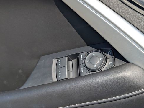 Used 2018 Chevrolet Camaro LT RWD image 11