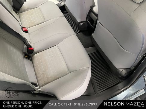 Used 2020 Toyota Corolla SE image 40