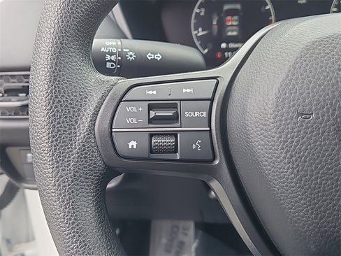 Certified 2025 Honda HR-V LX image 19