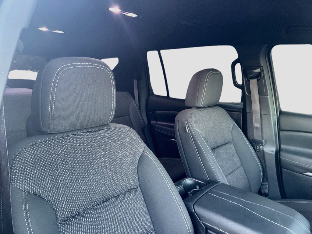 Used 2024 Chevrolet Traverse LS FWD image 28