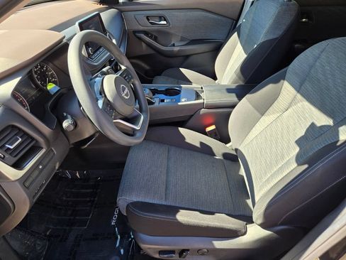 Used 2023 Nissan Rogue SV FWD image 10