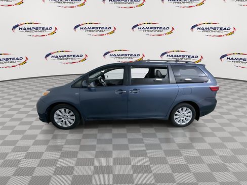 Used 2017 Toyota Sienna XLE Premium AWD/4WD image 5