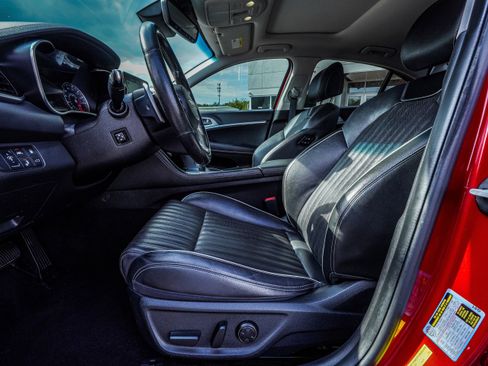 Used 2019 Genesis G70 2.0T Advanced w/ Elite Package image 14