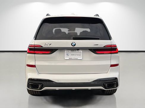 New 2027 BMW X7 xDrive40i w/ M Sport Package AWD/4WD image 4