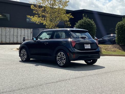 Used 2026 MINI Cooper 2-Door Hardtop FWD image 15