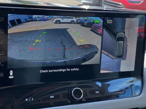 New 2025 Mitsubishi Outlander SE image 11