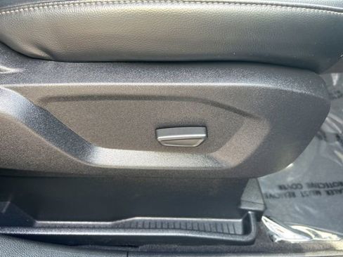 Used 2024 Ford Edge SEL AWD/4WD image 11