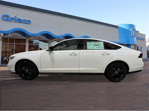New 2025 Honda Accord SE image 2