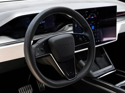 Used 2022 Tesla Model X Plaid AWD/4WD image 15