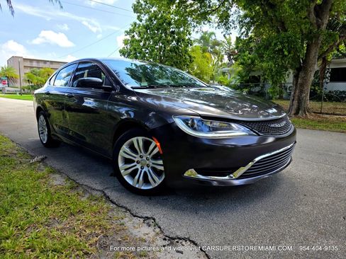 Used 2015 Chrysler 200 Limited w/ Convenience Group FWD image 15
