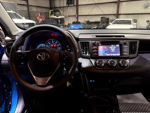 Used 2016 Toyota RAV4 LE FWD image 29