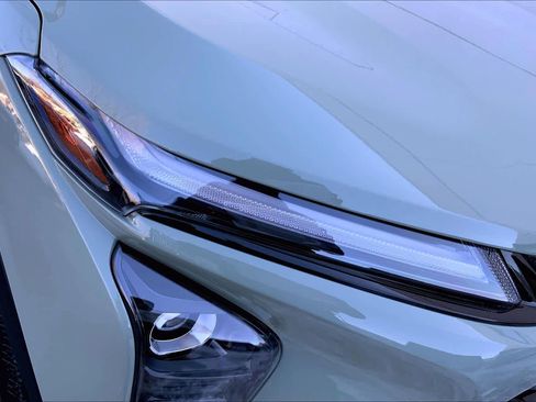 Used 2025 Chevrolet Trax ACTIV w/ Sunroof Package image 27