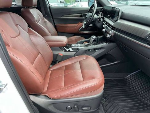 Used 2023 Kia Telluride EX w/ EX Captain's Chair Package AWD/4WD image 14