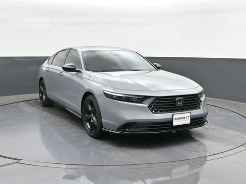 Used 2025 Honda Accord Sport image 26